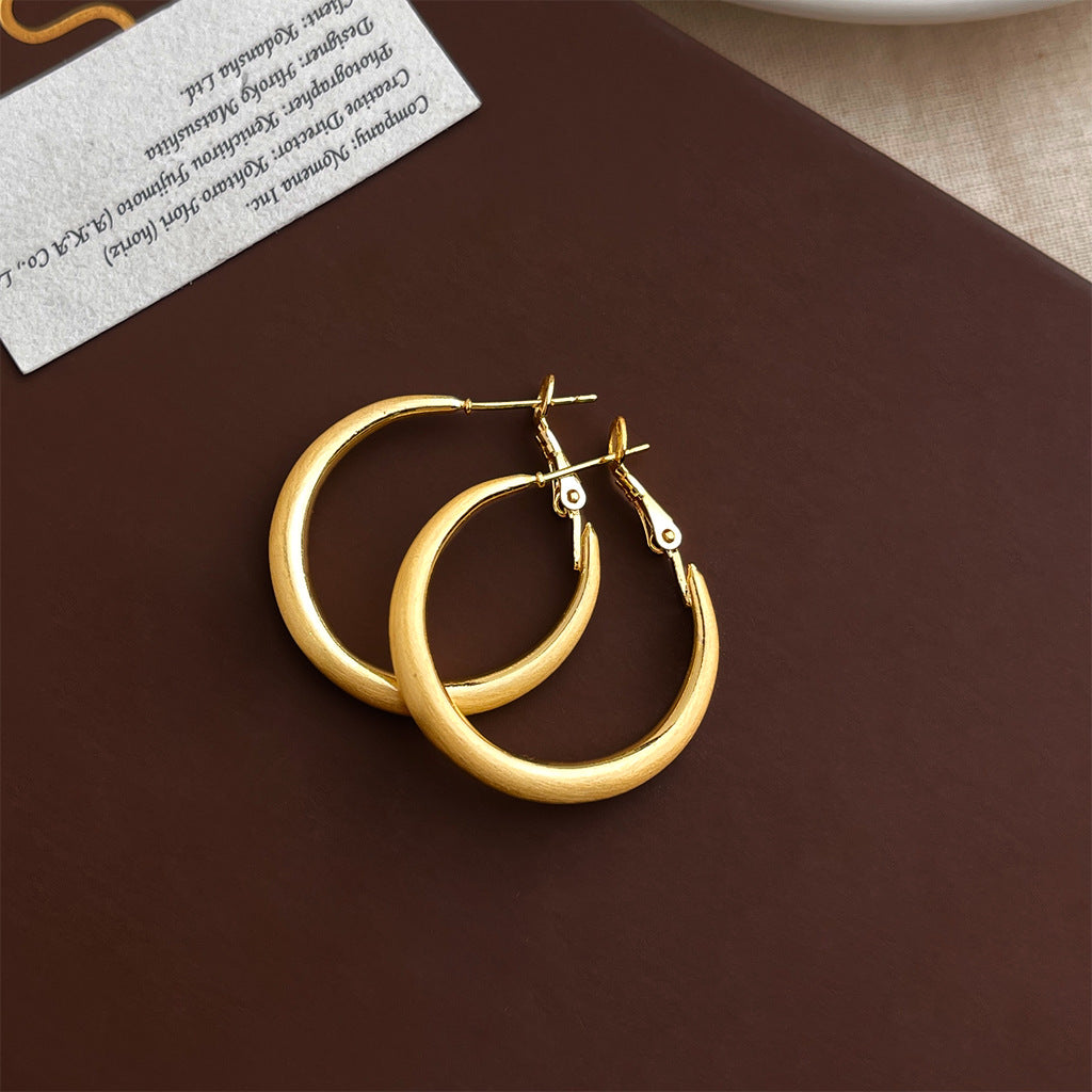 Women's Minimalist Exaggerated Big Ear Fashionable Temperament Personalized Cold Style Simple Earrings