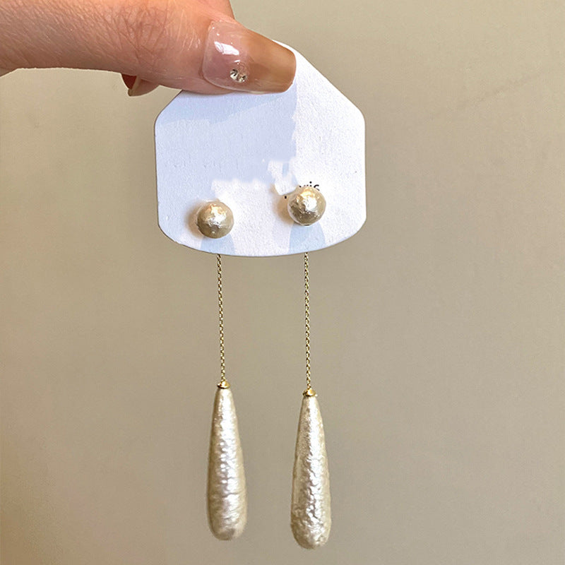 Women's Pearl Flower Fashionable High-grade French Entry Earrings