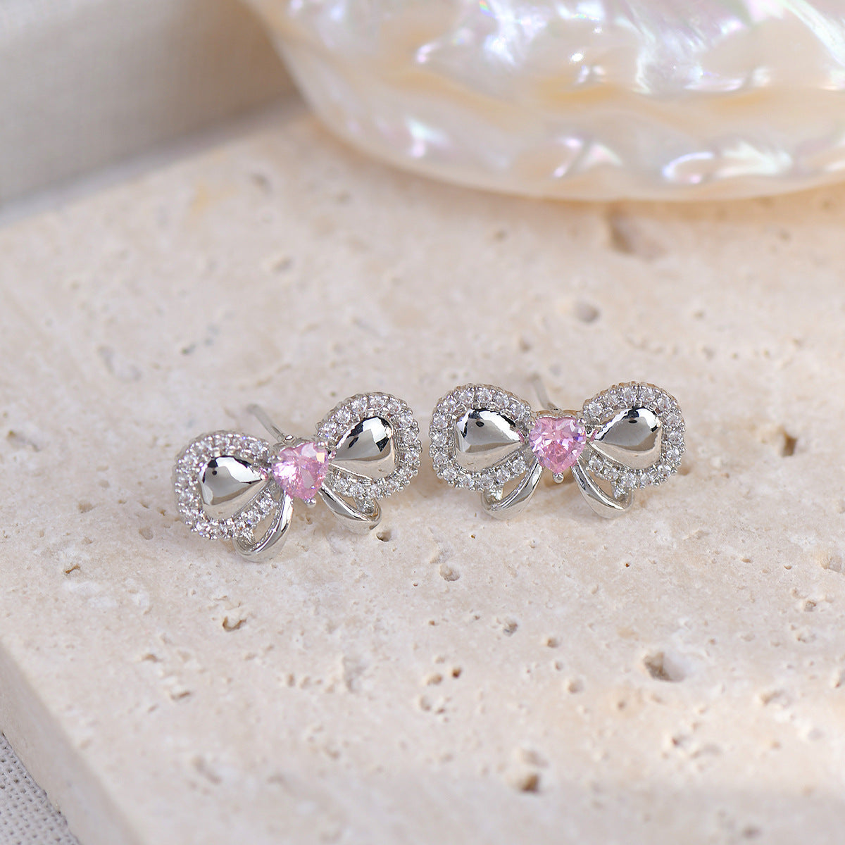 Designer Model Pink Zircon Cold Wind Metal Earrings