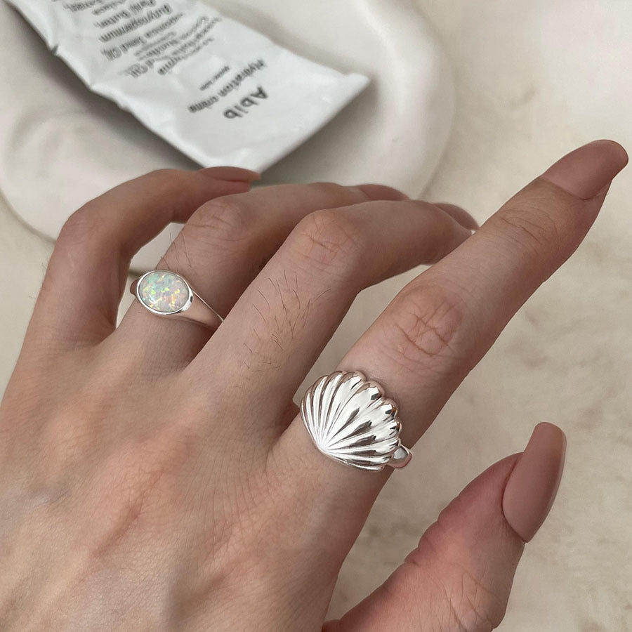 Ocean Style Sterling Sier Female Shell Shape Opal Stone Niche Ring