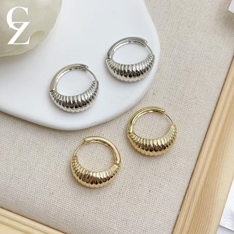 Women's Light Luxury High-grade Retro Ear Clip Cold Earrings