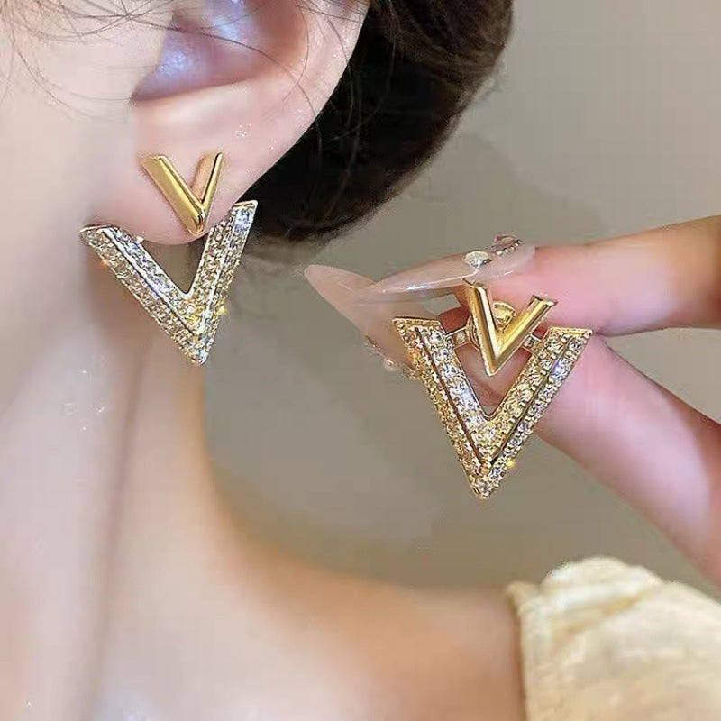 Front Rear Letters Double V High-grade Size V-shaped Earrings