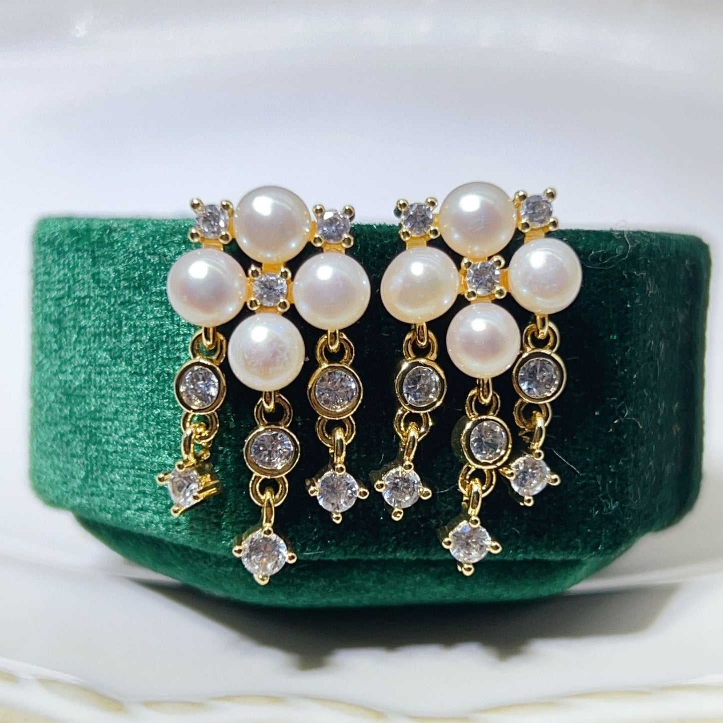 Micro Inlaid Zircon Pearl Tassel Sier Needle Earrings