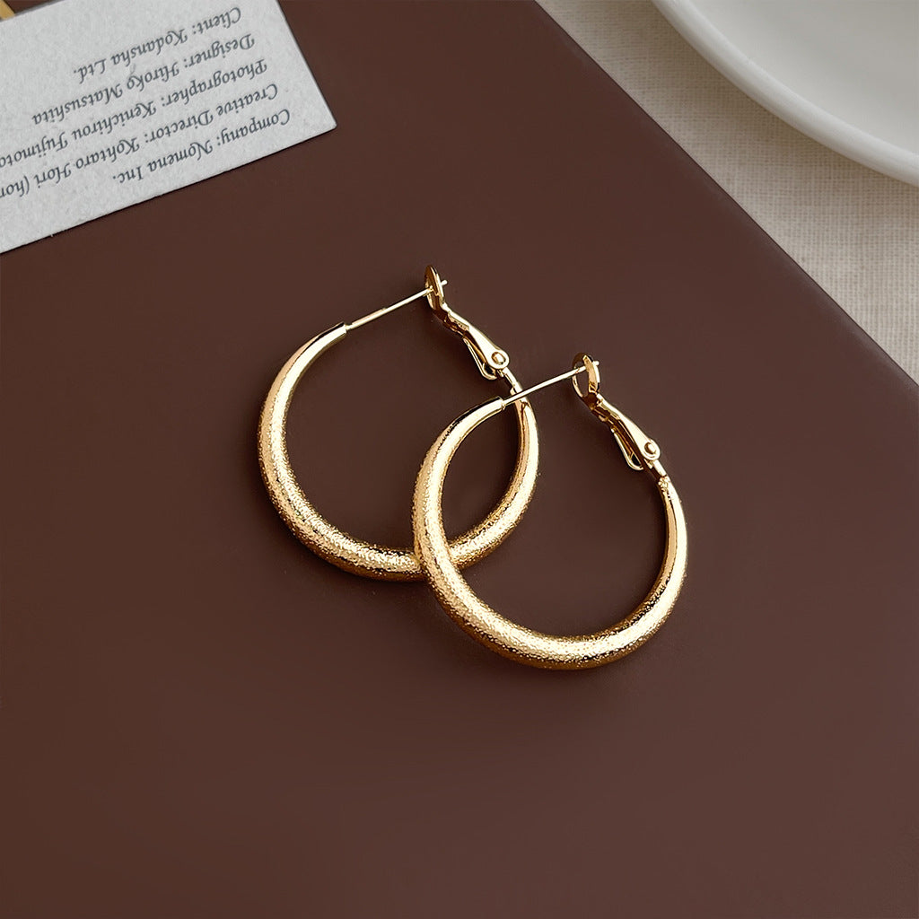 Women's Minimalist Exaggerated Big Ear Fashionable Temperament Personalized Cold Style Simple Earrings