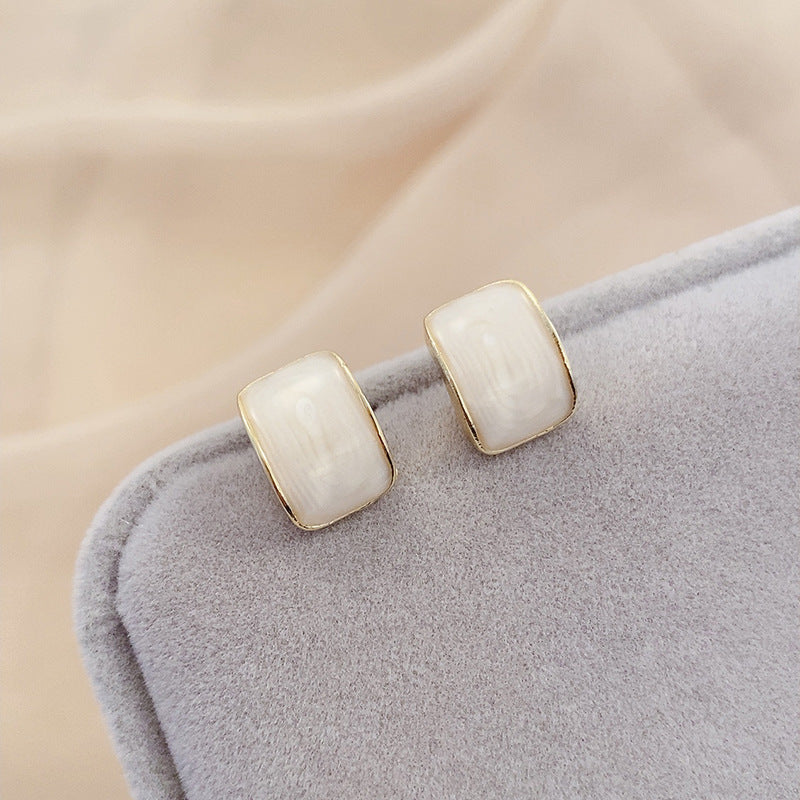 Women's Korean Style Metal Alloy Pearl High-grade Long Stall Light Stud Earrings
