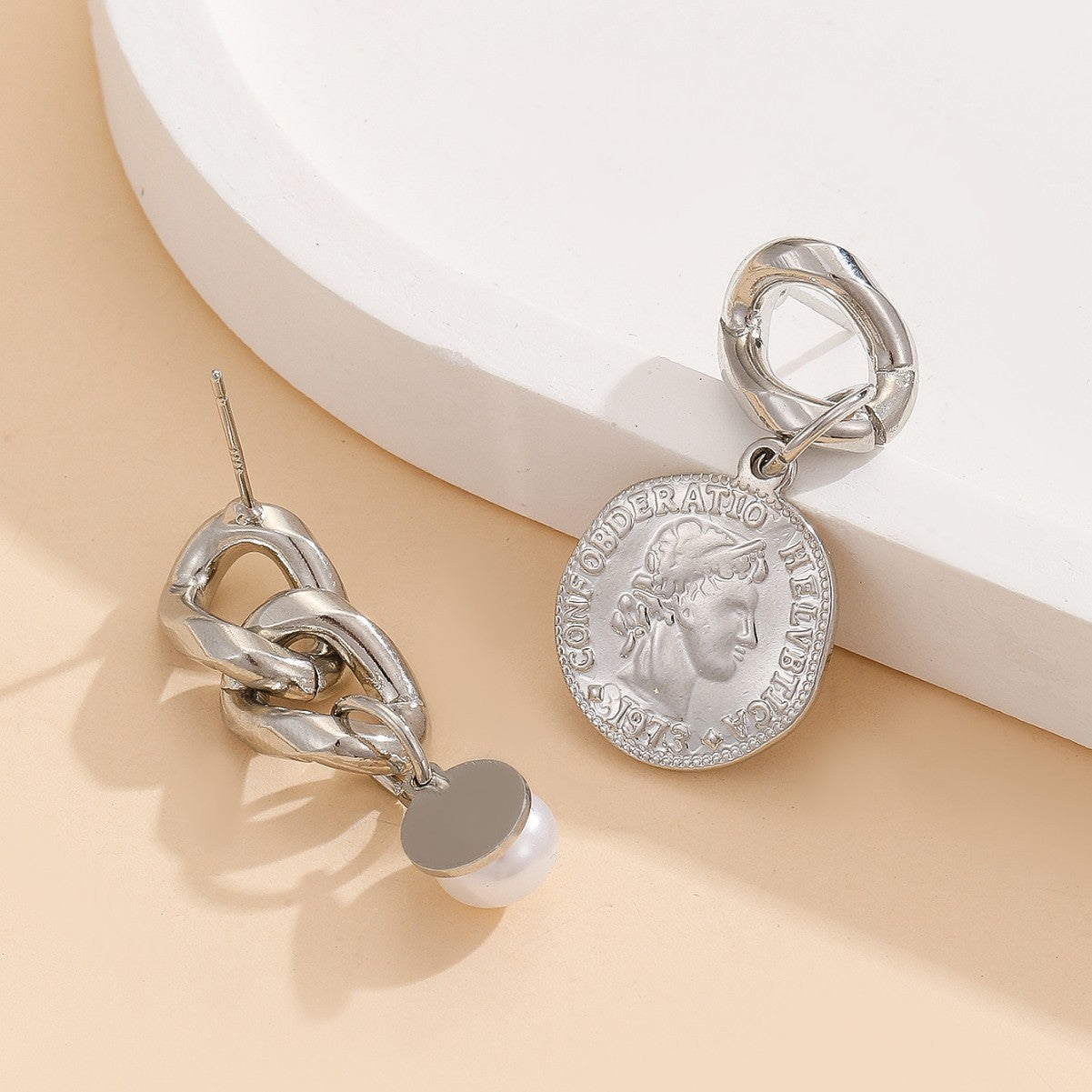 Chain Pearl Portrait Eardrops Unique Ear Niche Stud Earrings
