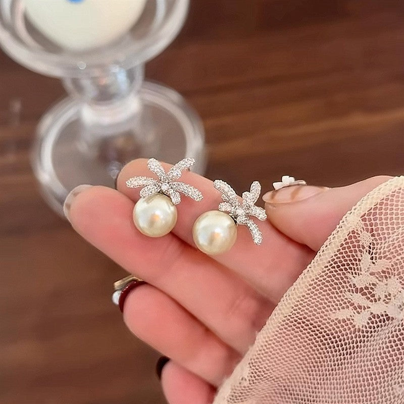 Women's Style Refined Zircon Flower Pearl Light Luxury High-grade Ear Earrings