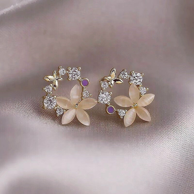 Women's Luxury Fashion Sweet Flower Temperament Wild Delicate Earrings