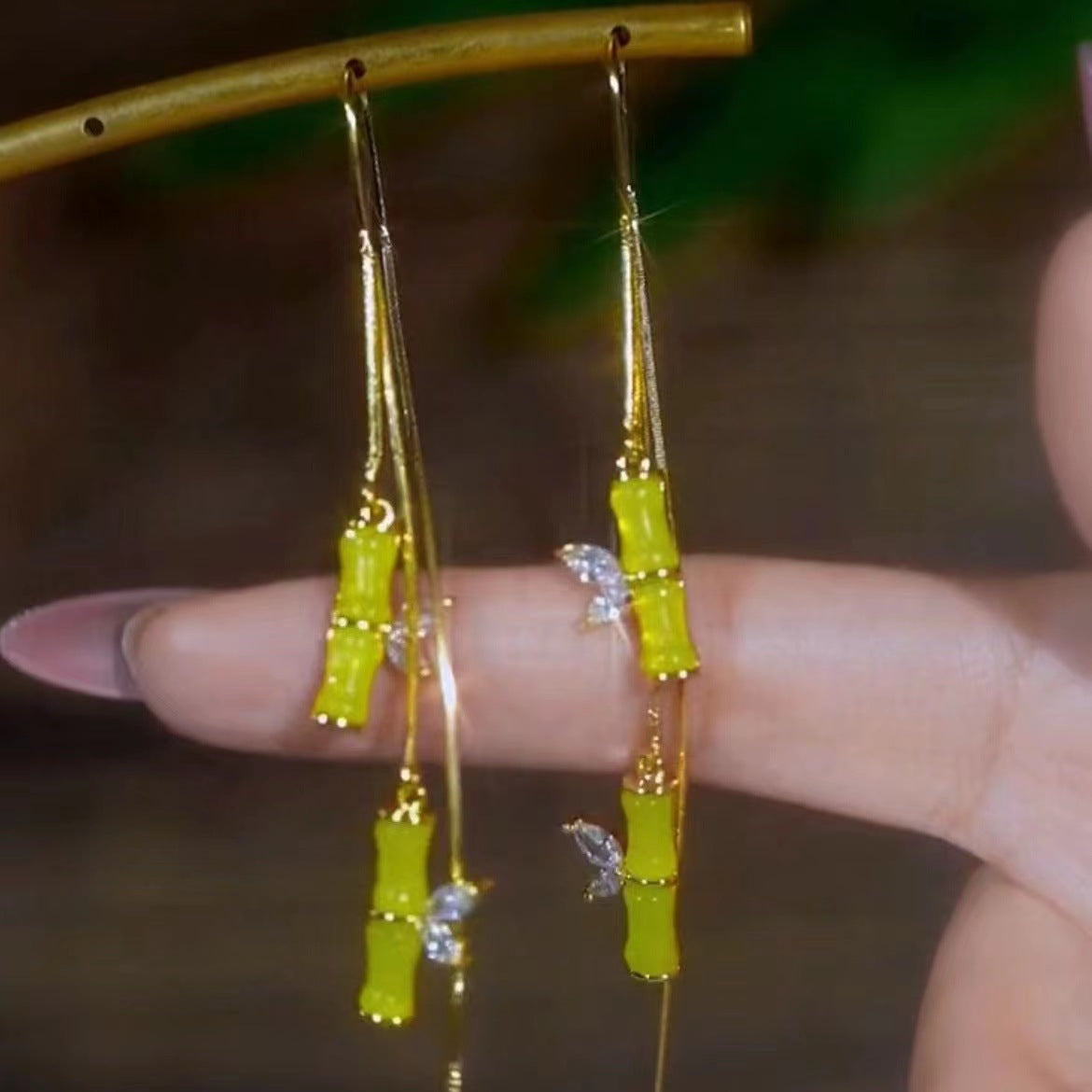 Women's Green Bamboo Joint Design Sense Light Luxury Ear Line
