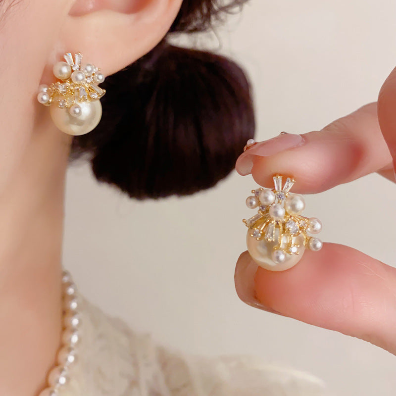 Pearl Petal Temperament Entry Lux Gentle Earrings