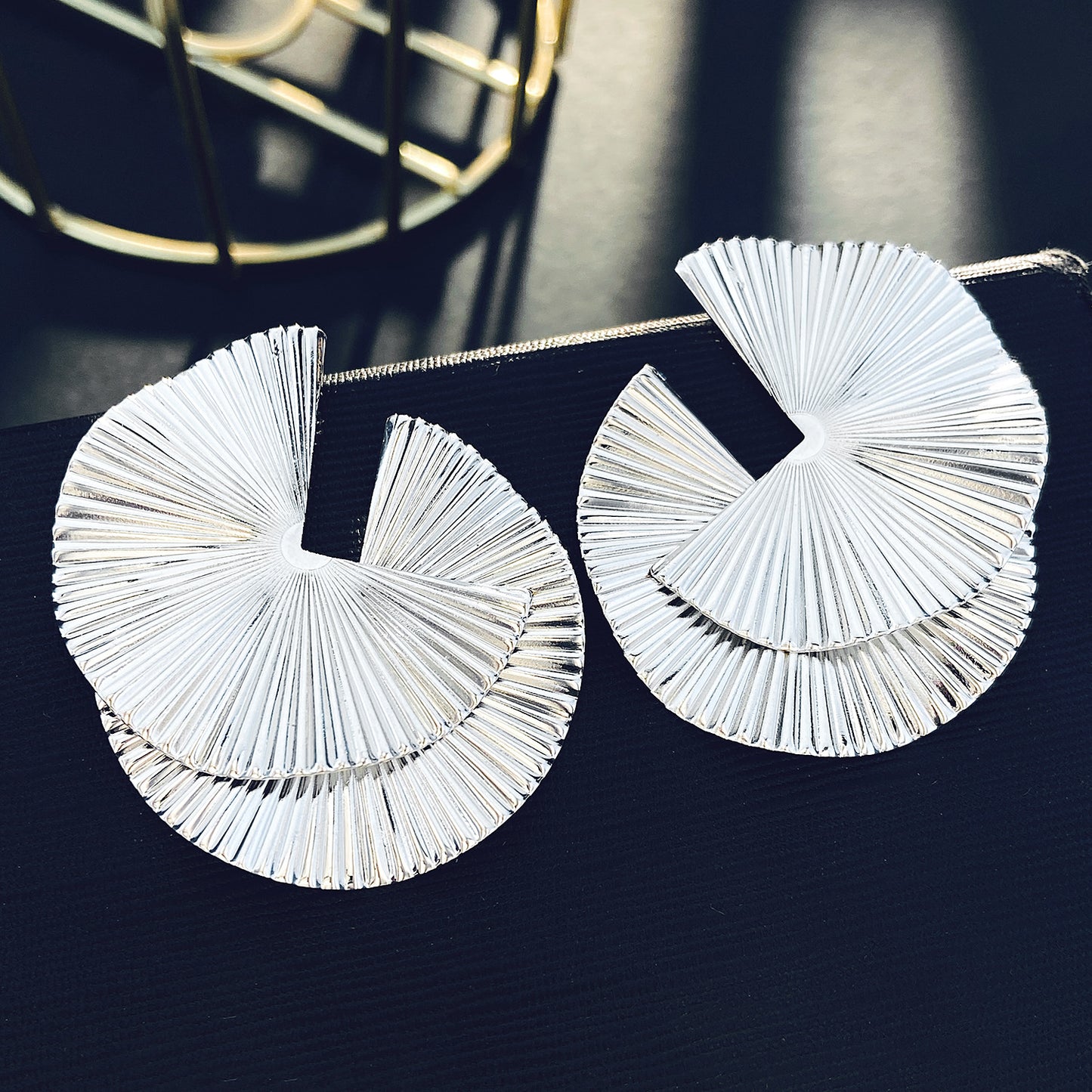 Women's Geometric Glossy Light Luxury High-grade Exaggerated Earrings