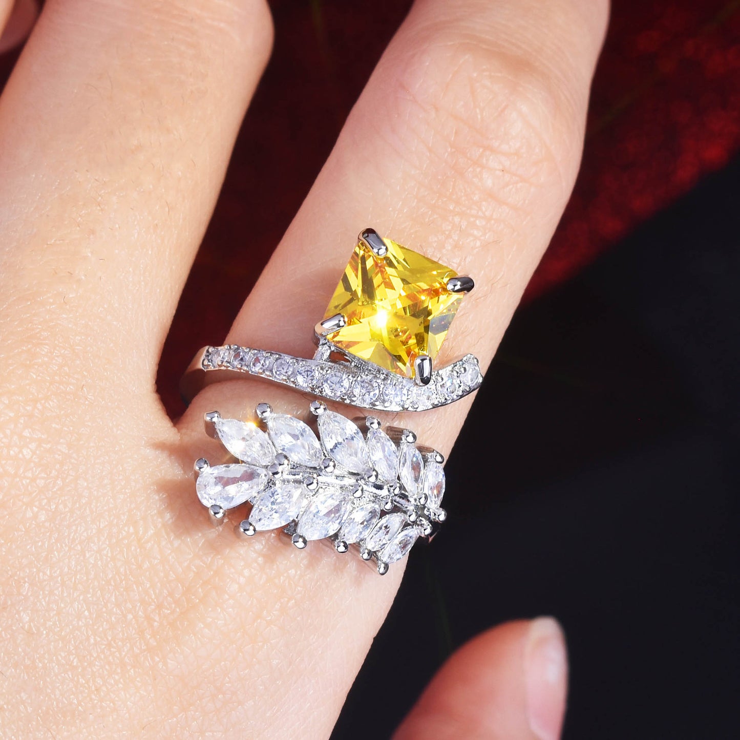 Women's Fashion Personalized Yellow Diamond Index Finger Ice Flower Rings