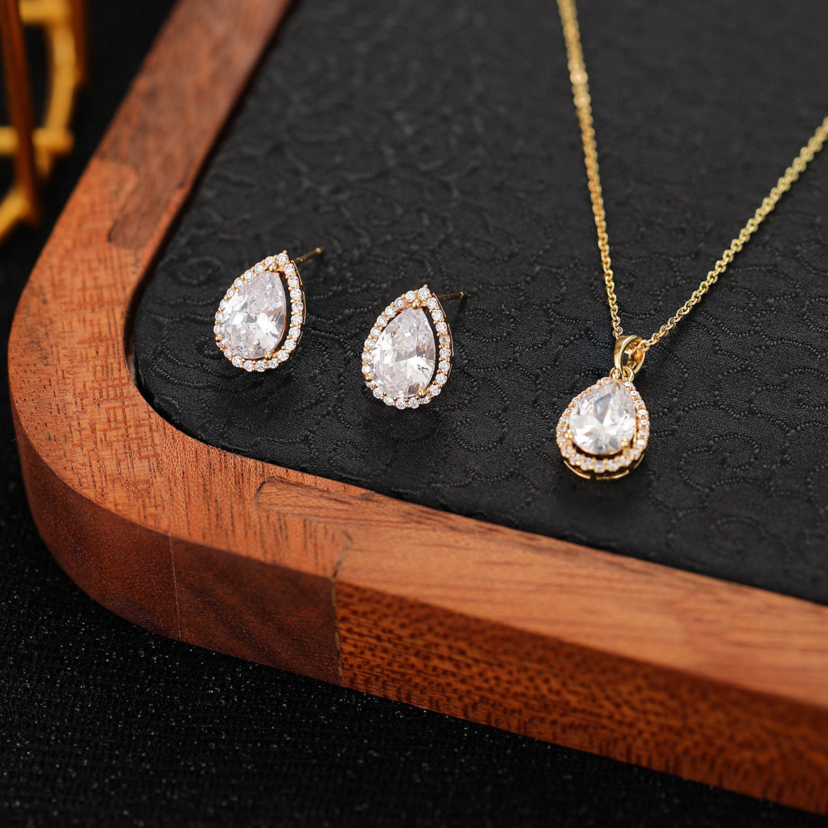 Glamorous Comfortable Two-piece Affordable Luxury Fashion Jewelry Set