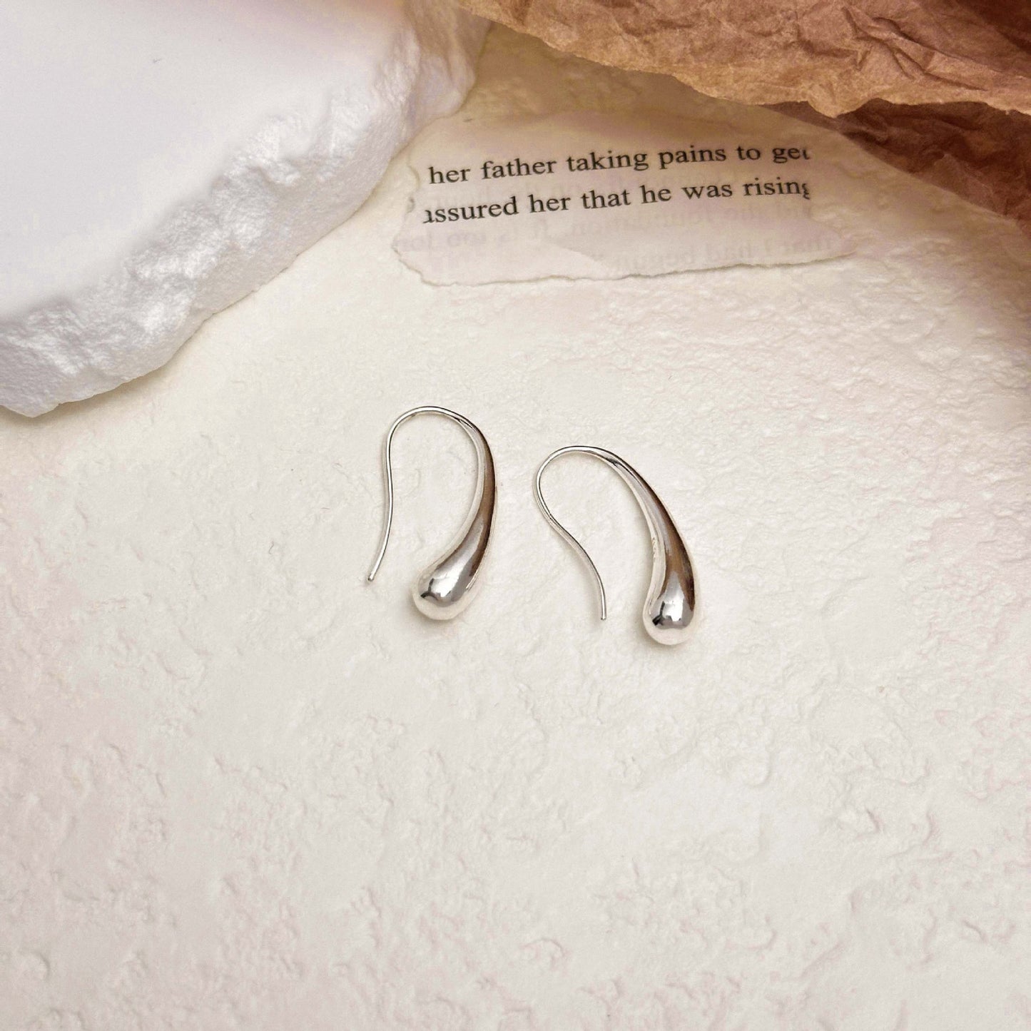 Fashionable Metal Texture Light Luxury Simple Earrings