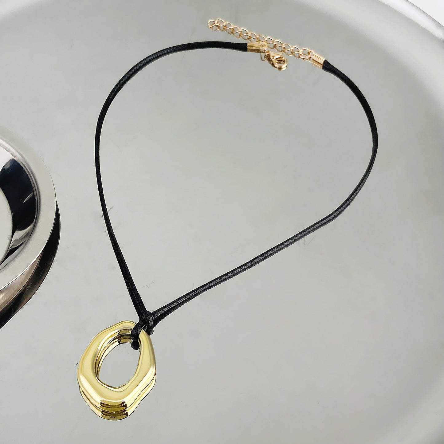 Irregular Heart Hollow Alloy Geometric Wax Necklaces