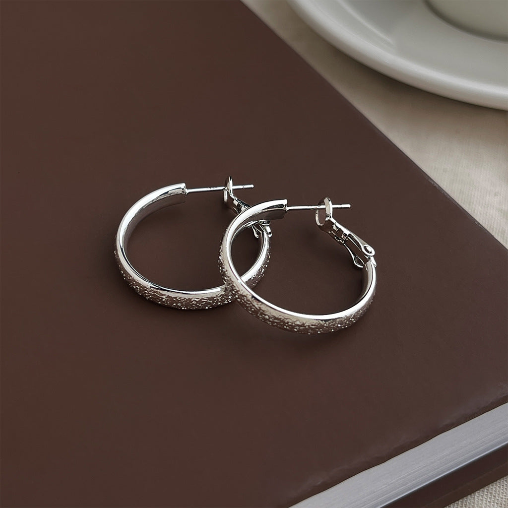 Women's Minimalist Exaggerated Big Ear Fashionable Temperament Personalized Cold Style Simple Earrings