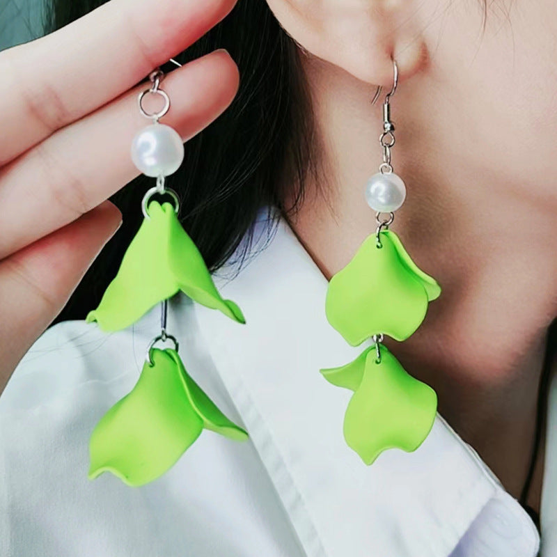 Women's Bohemian Style Pearl Petal Long Acrylic Earrings