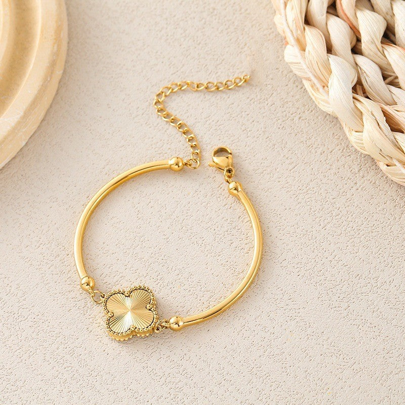 Women's Four-leaf Clover High-grade Fashion Simple Gold Bracelets