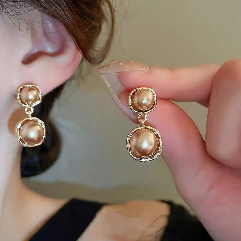 Women's Elegant Delicate Pearl Fashionable Niche Temperament Earrings