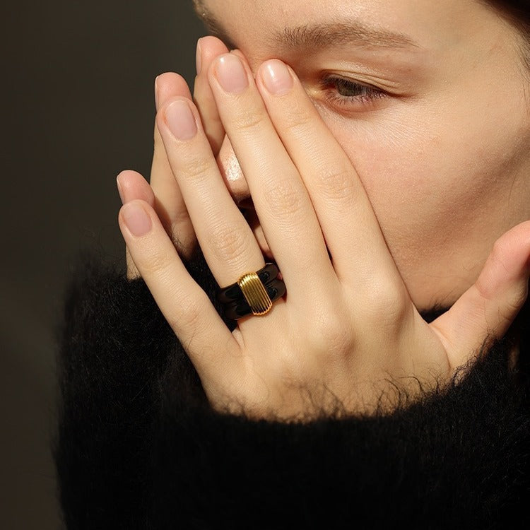 Striped Niche High Sense Gold Black Rings