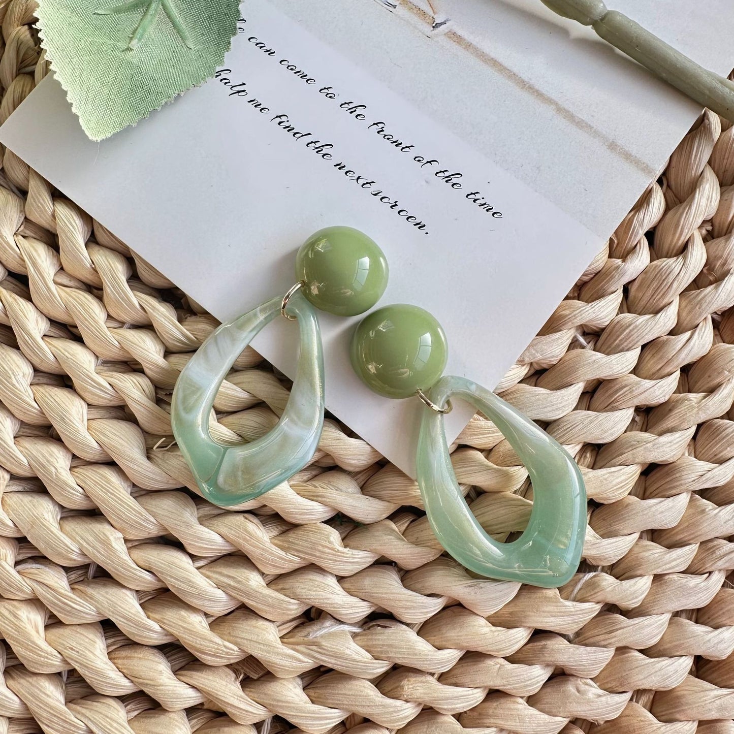 Women's Minority Design Fresh Green Texture Water Drop Temperament Wild Simple Earrings