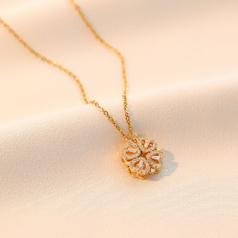 Women's Light Luxury High-grade Minority Foldable Clover Titanium Steel Parts Clavicle Necklaces