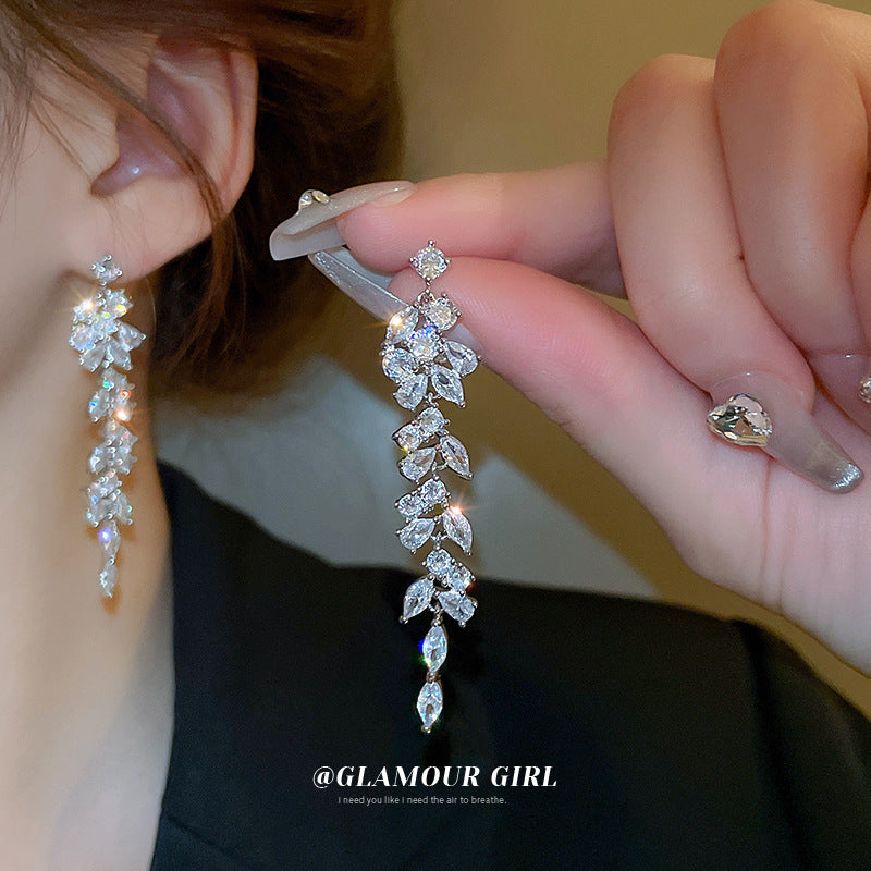 Women's Sier Needle Zircon Leaves Long Fringe Niche Design Eardrops Rings