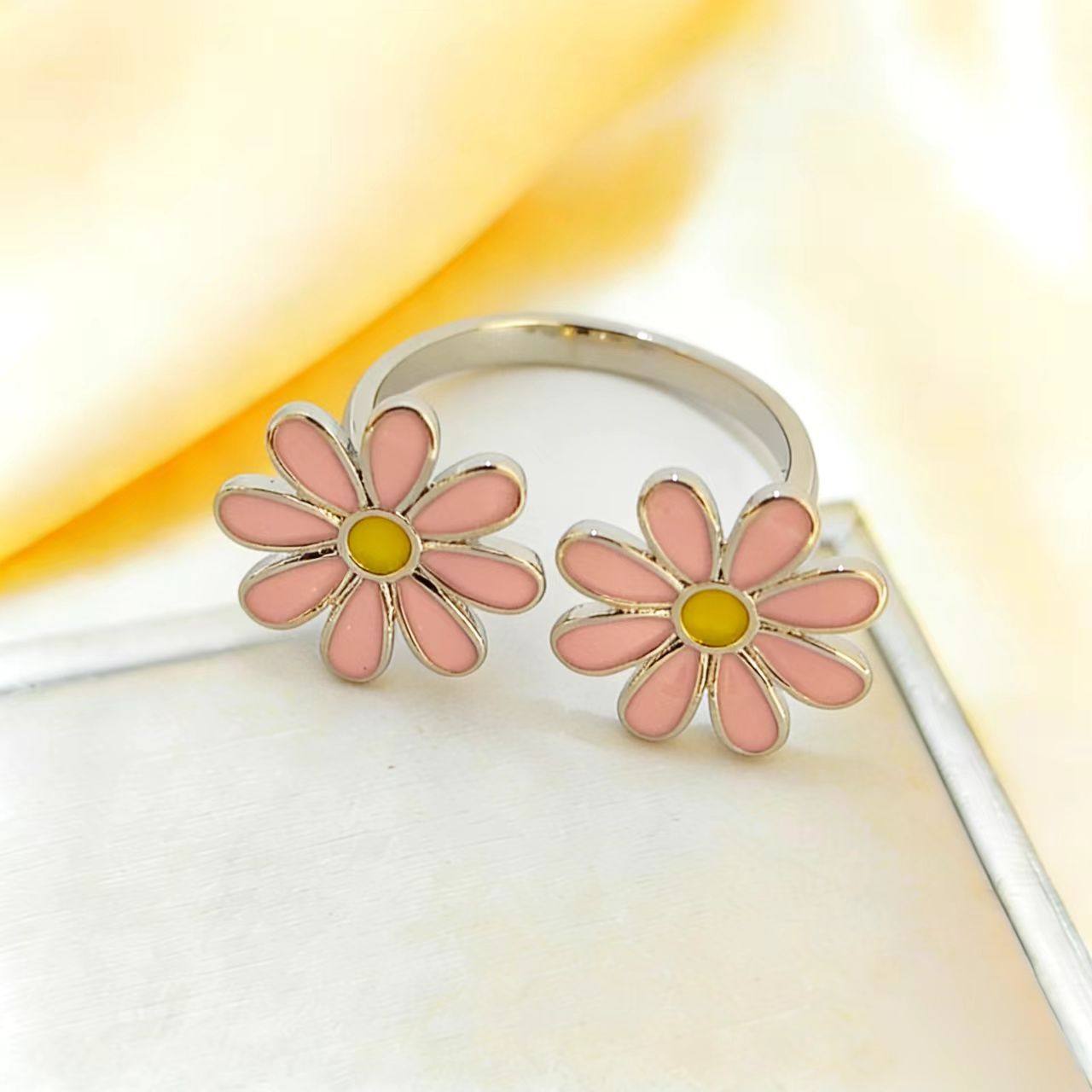 Oil Little Daisy Female Summer Niche Design Elegant Ring
