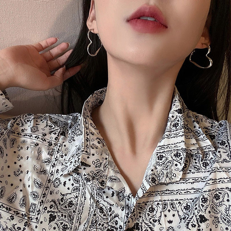 Women's Hollow Heart Ear Autumn Design Sweet Cool Hot Stud Earrings