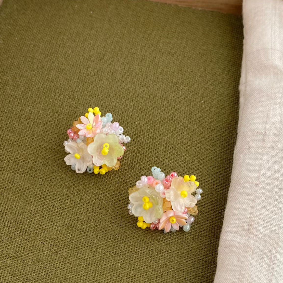 Dopamine Sweet Niche Flower Pearl Fashion Exquisite Stud Earrings