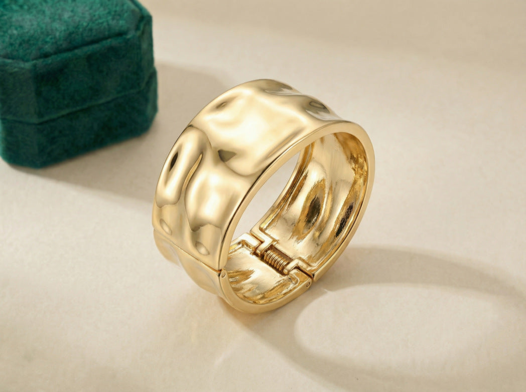 Women's Fashion Luxury Elegant Vacuum Plating Light Bracelet