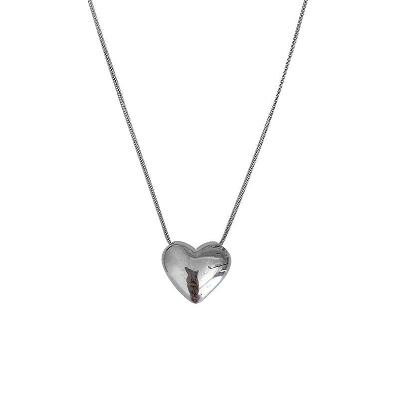 Style Niche Design Minimalist Glossy Heart-shaped Collarbone Light Necklaces