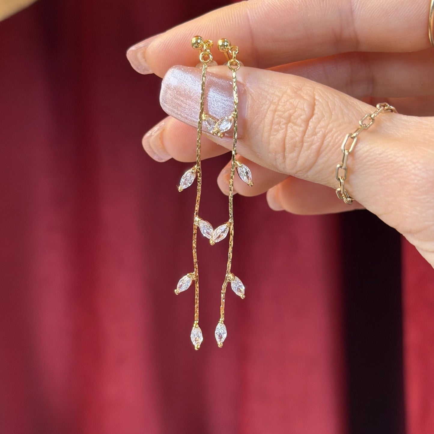 Elegant Micro Point Zircon Fresh Willow Leaf Long Ear Earrings