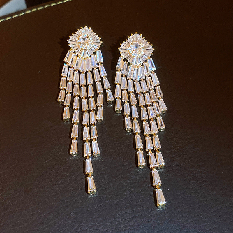 Women's Needle Inlaid Zircon Leaves Tassel Personalized Design Earrings
