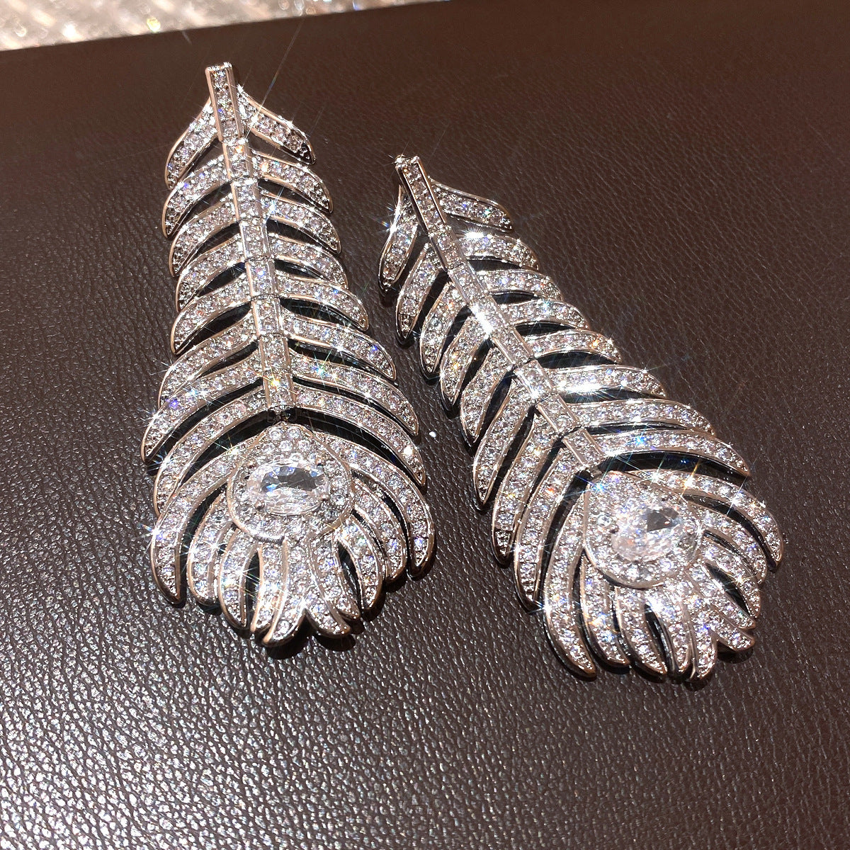 Women's Needle Inlaid Zircon Leaves Tassel Personalized Design Earrings