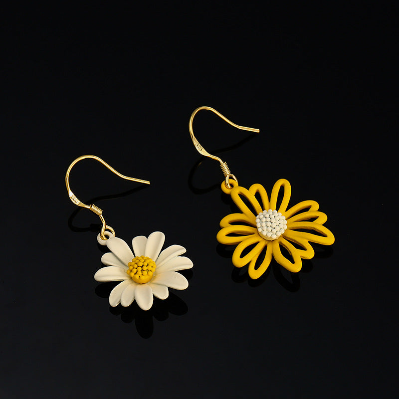 Asymmetric Mori Style Small Daisy Flower Mosquito Coil Earrings