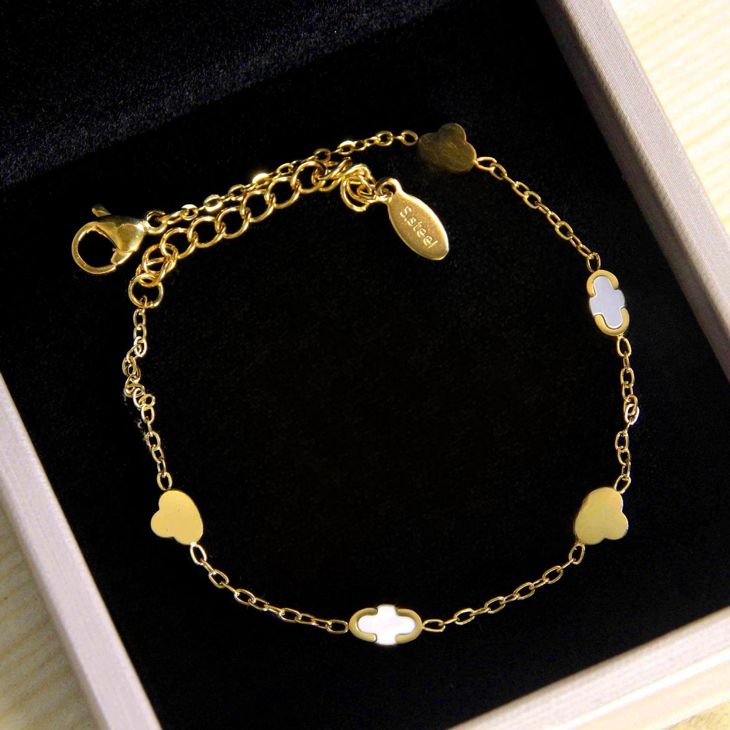 Women's Lucky Diamond Four-leaf Clover Vacuum Electroplating Fashionable All Bracelets