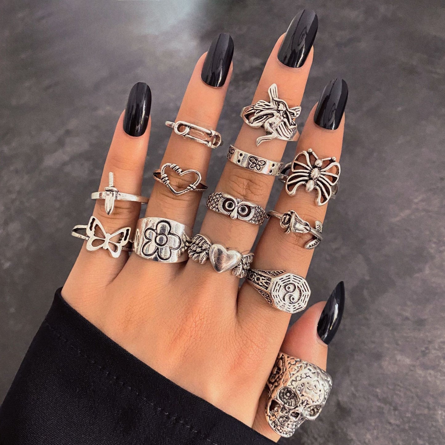 Knuckle Female Personality Rose Skull Spider Rings