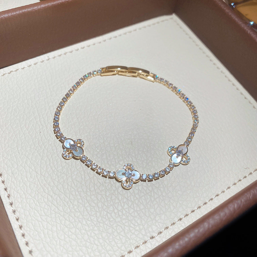 With Diamond Round Exquisite Fashion Retro Unique Design Light Luxury Bracelets
