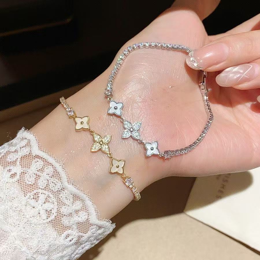 Women's Buckle Light Luxury High Sense Simple Bracelet