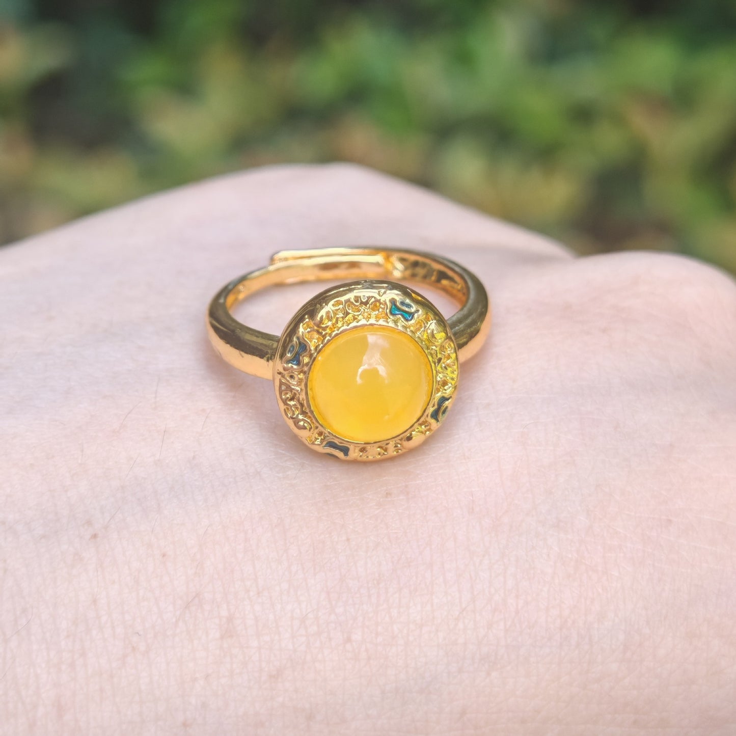 Imitation Natural Beeswax Round Gold-plated Cloisonne Hollow Pattern Yellow Ring