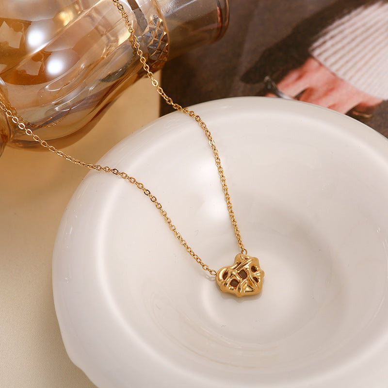 Winding Heart Style Gold-plated Titanium Steel Woven Peach Necklace