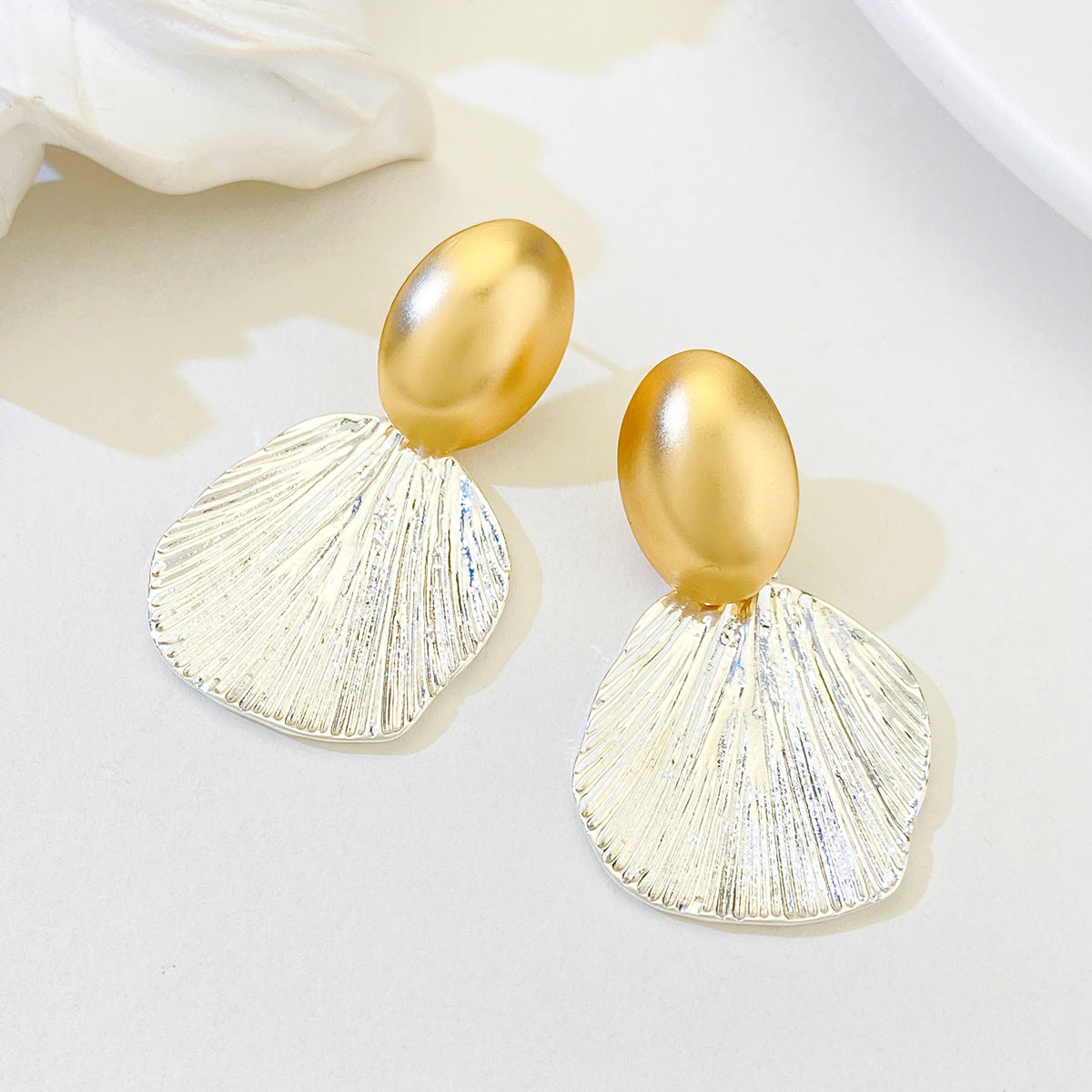 Style Alloy Design Temperament Entry Lux High Sense Personalized Fashionable Earrings