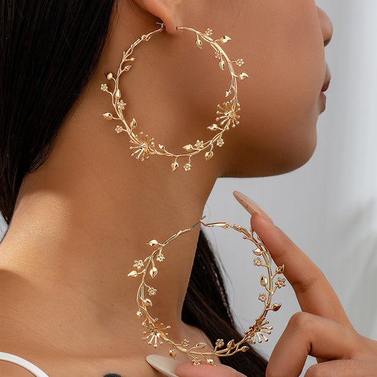 Golden Leaves Garland Eardrop Design Elegant Light Stud Earrings