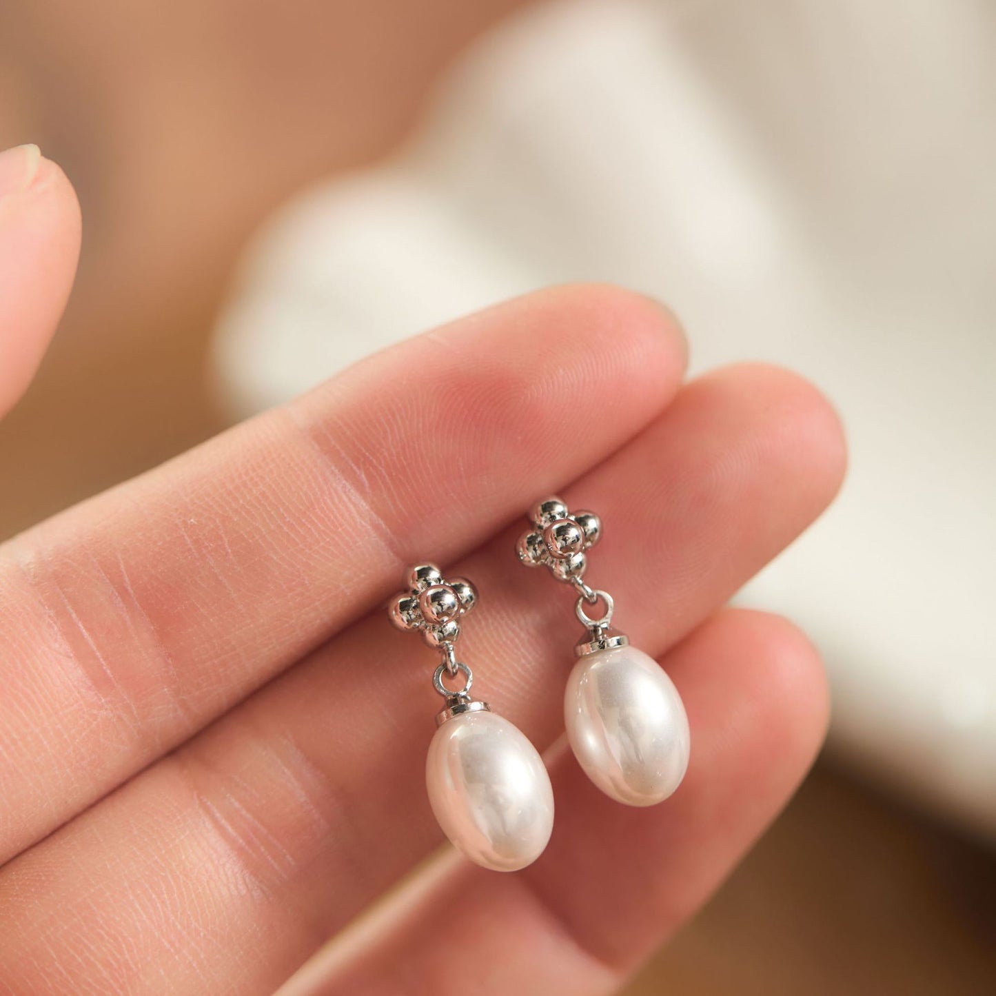 Oliana Simple Pearl Mosquito Coil Elegant Female Ear Earrings