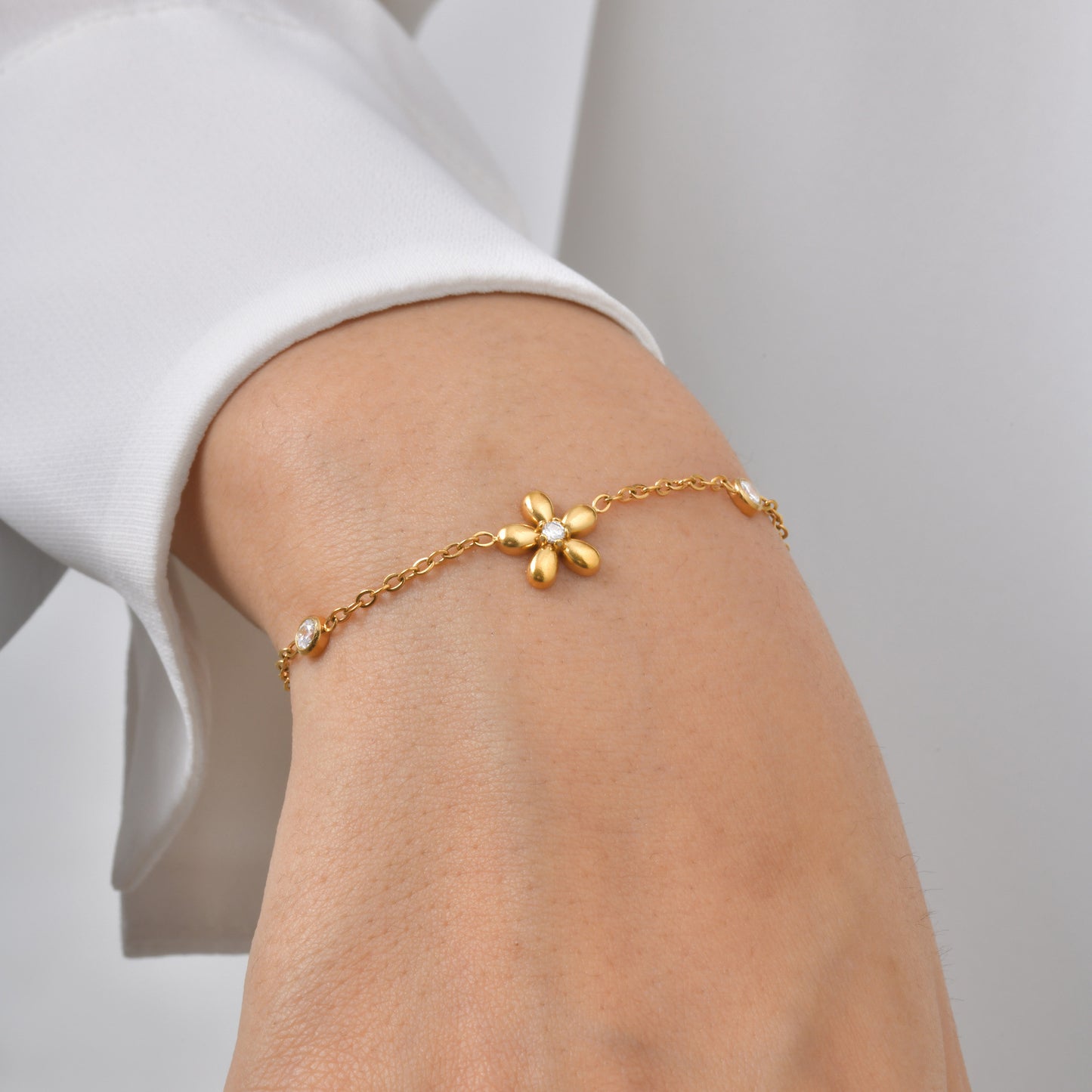 Women's Stainless Steel Zircon Flower Gold Simple Bracelet
