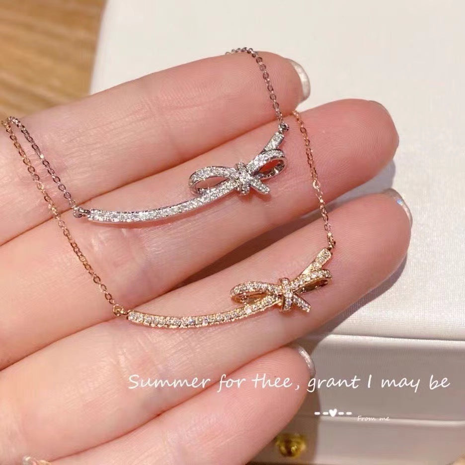 Women's Bow Smile Face Clavicle Chain Elegant Fashion Light Necklace