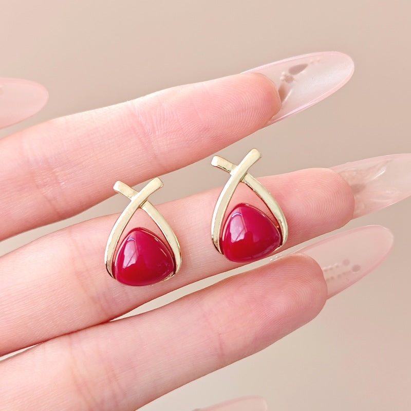Women's Triangle Pearl Simple Temperamental Minority Design Sense Temperament Entry Stud Earrings