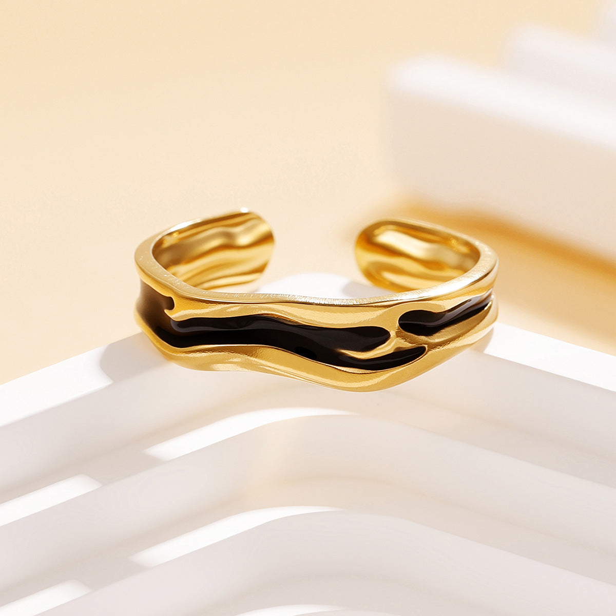 Baroque Narrow Black White Dripping Female Personality Rings