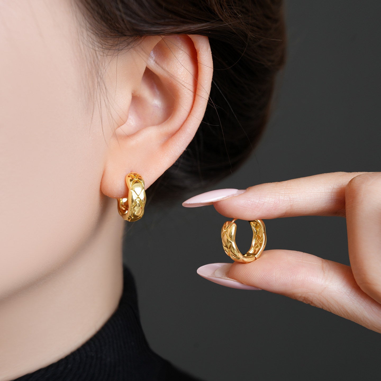 Women's Diamond Plaid Small Circle Light Luxury High-grade Temperament Ear Clip Earrings